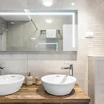 2 Bedroom Gorgeous In Apartamento Jezera
