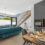 2 Bedroom Gorgeous In Jezera