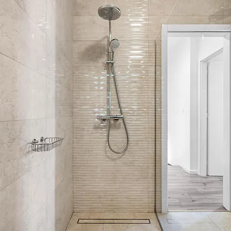 2 Bedroom Gorgeous In * イェゼラ