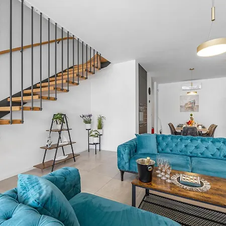 2 Bedroom Gorgeous In イェゼラ