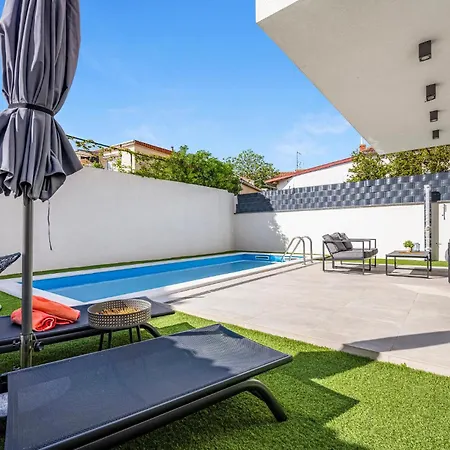 2 Bedroom Gorgeous In アパート *