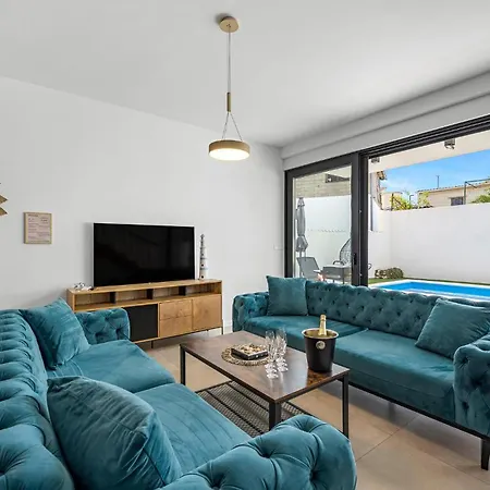 2 Bedroom Gorgeous In *