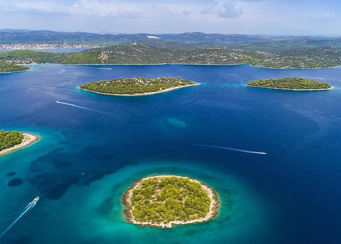 2 Bedroom Gorgeous In Jezera