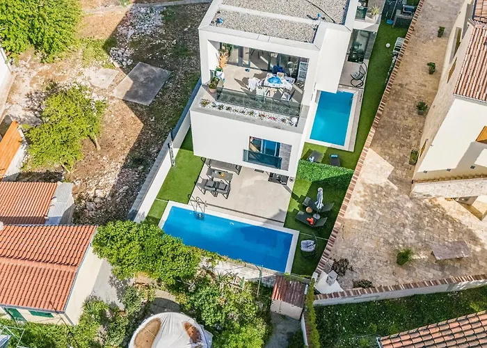 2 Bedroom Gorgeous In * Jezera