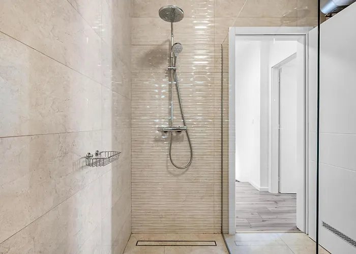 2 Bedroom Gorgeous In * Jezera