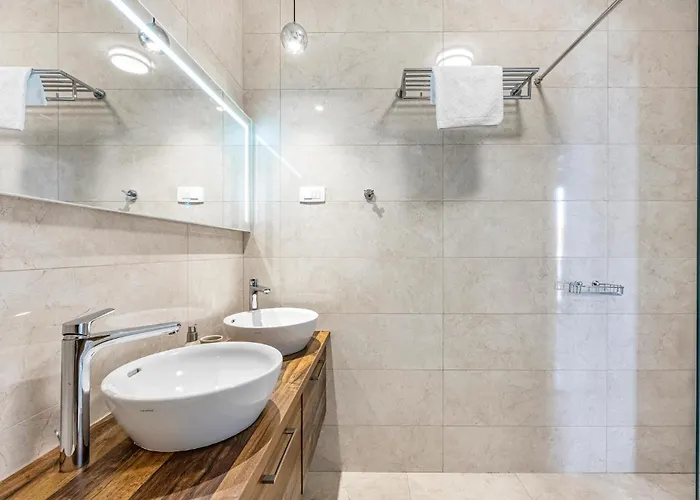 2 Bedroom Gorgeous In