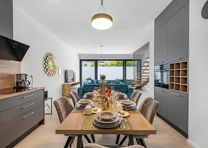 2 Bedroom Gorgeous In Jezera