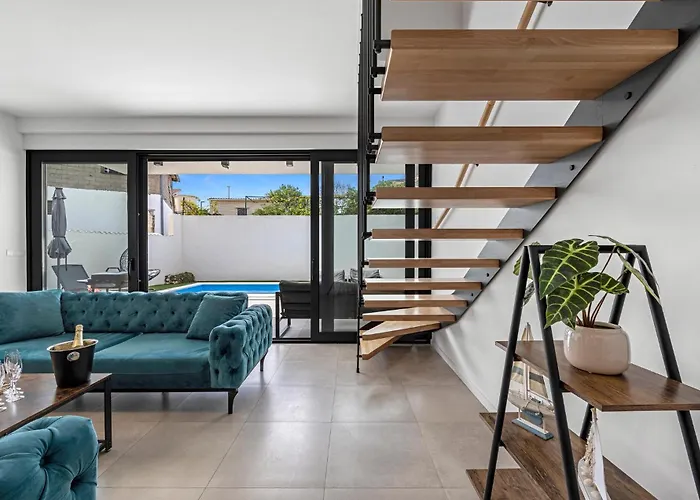 2 Bedroom Gorgeous In *