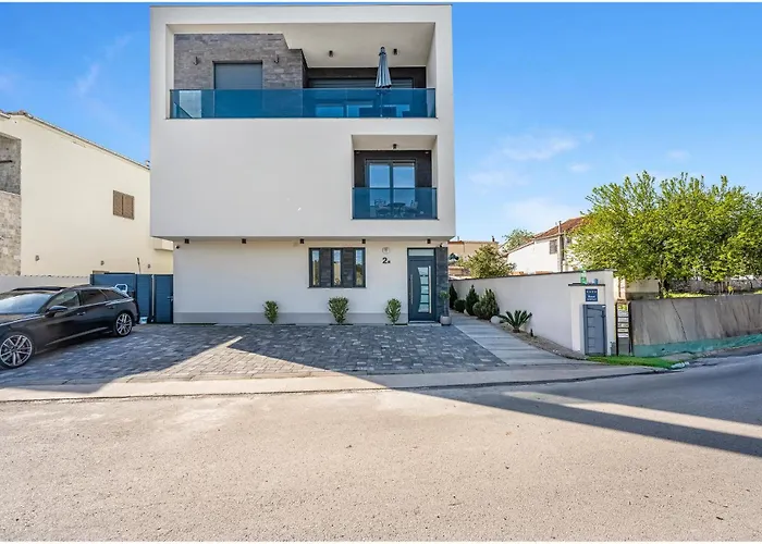 2 Bedroom Gorgeous In Jezera